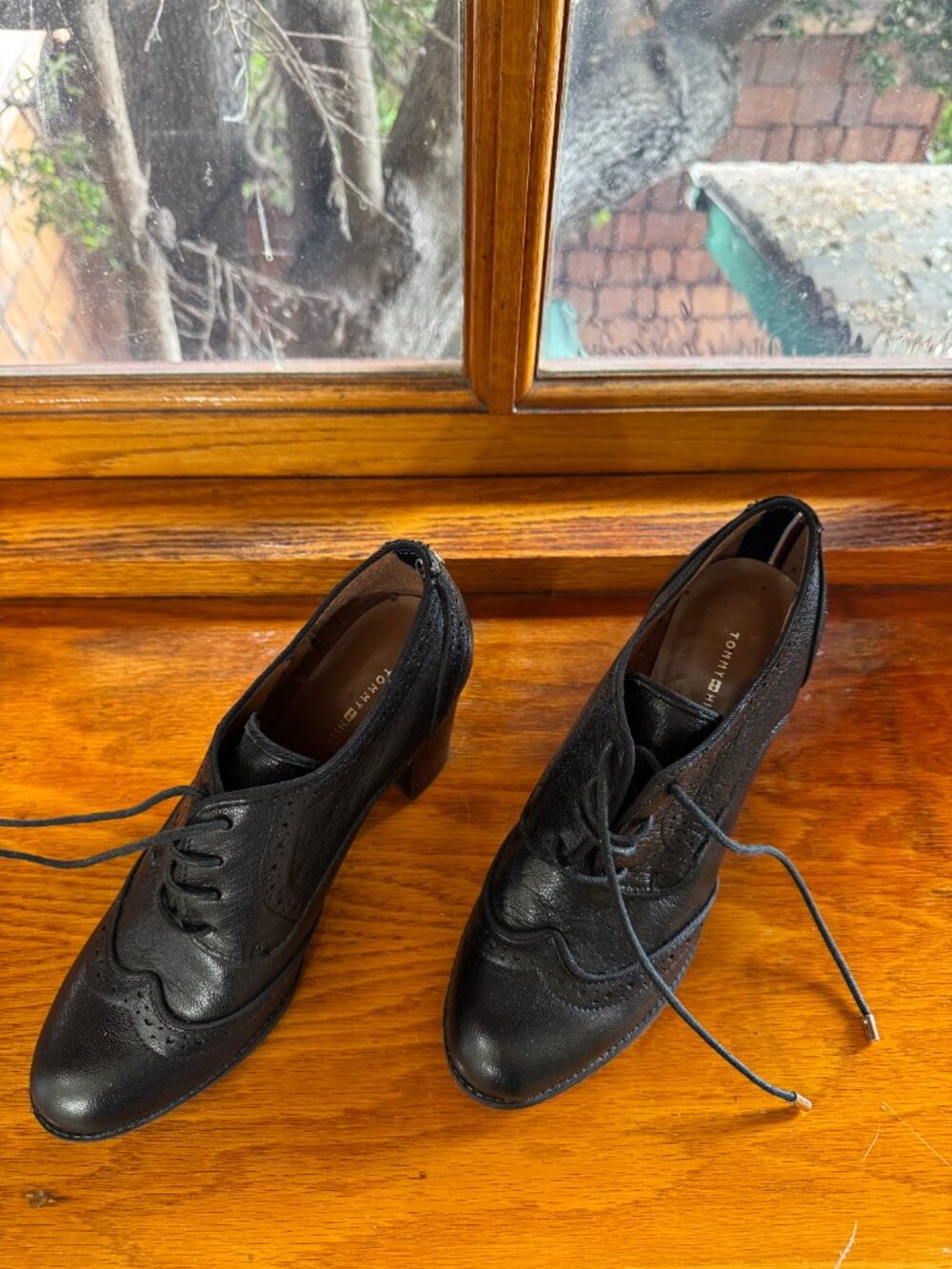 Tommy Hilfiger Leather Brogues in Black, 8